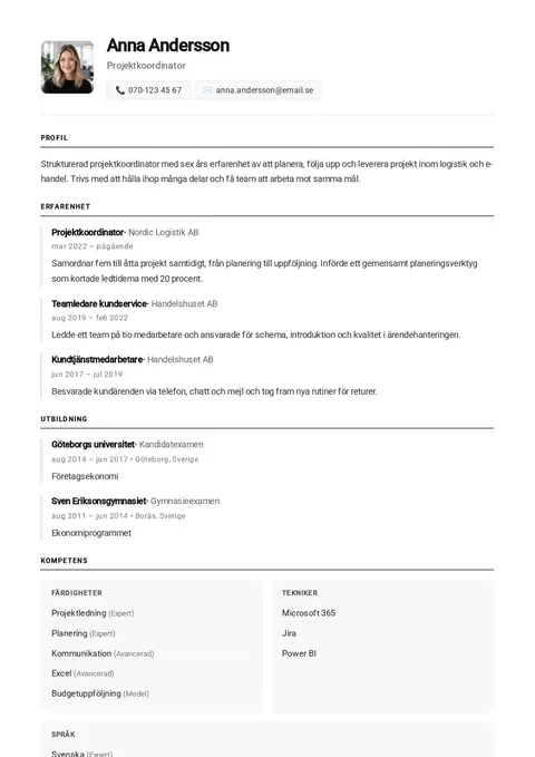 Enkel CV-mall i svartvitt med en kolumn: foto, namn och kontaktuppgifter överst, därefter profil, erfarenhet, utbildning och kompetenser.